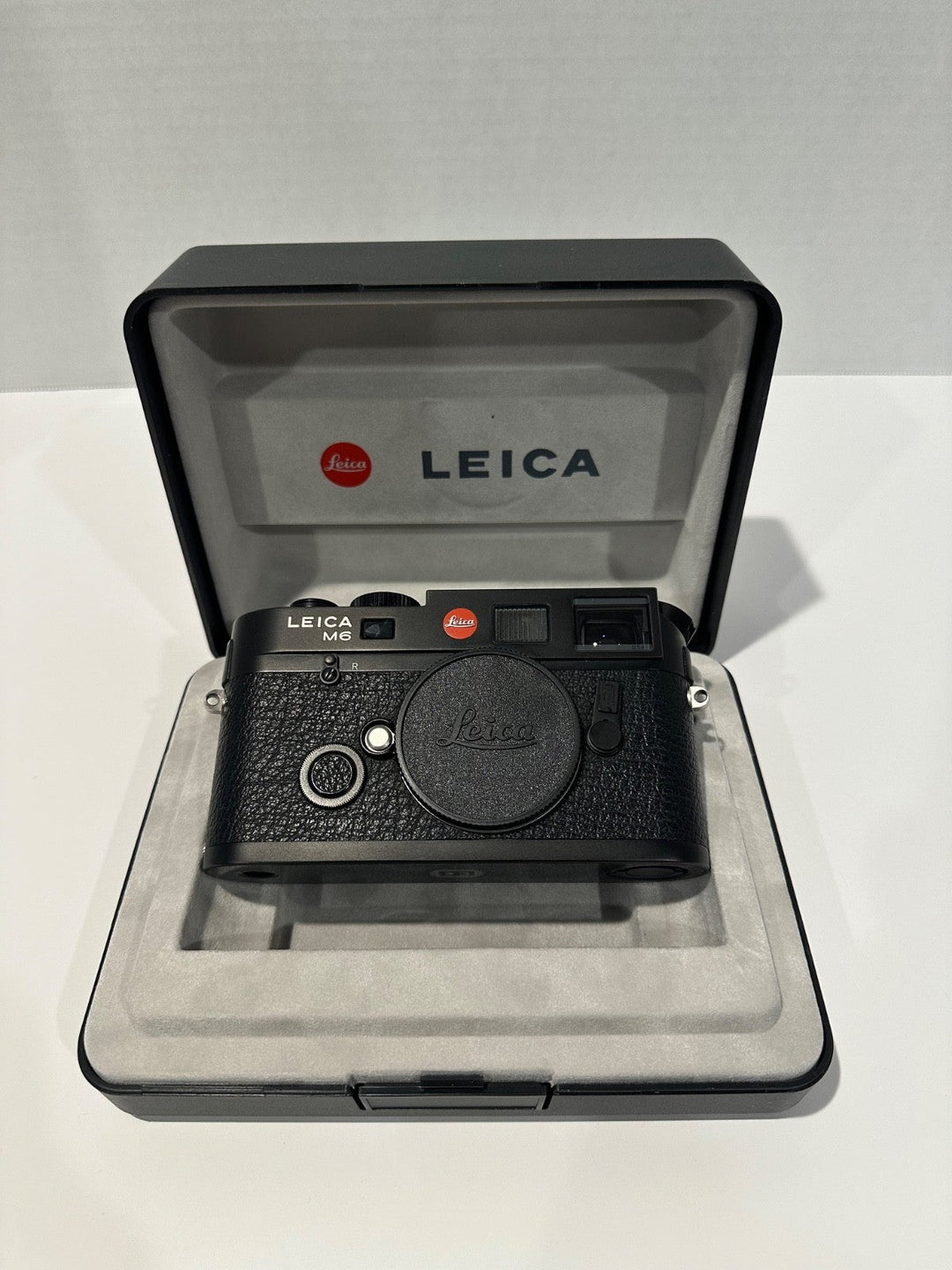 Leica M6 TTL 0.58 35mm Rangefinder Film Camera with Original Packaging