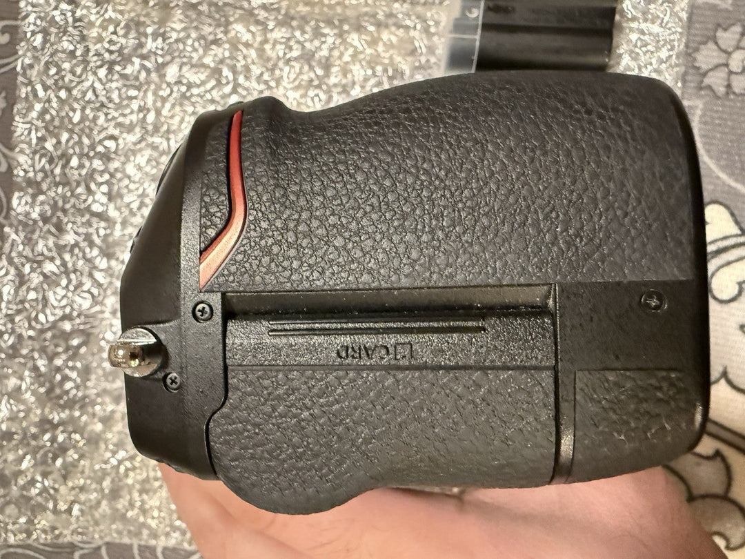 Nikon Z8 Full-frame 8K 45.7MP Mirrorless Hybrid Camera